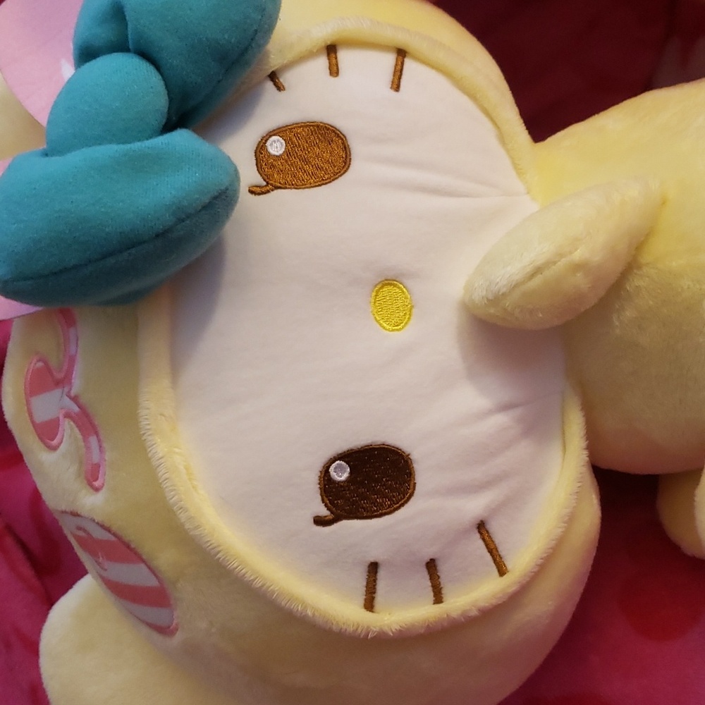 Hello kitty plush (2) - Picture 4 of 6